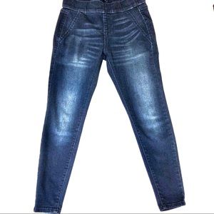 NWOT Apt9 skinny jeans 4p Dark Blue wash